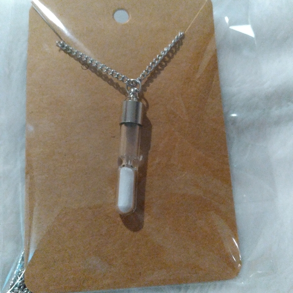 Hourglass necklace - Picture 1 of 1